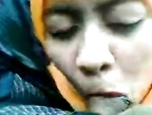 Cikgu bertudung blowjob