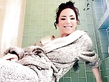 Mama Fiona – Bathtime With Auntie