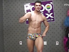 Stripper Lucas Alves Mostra A Mala Durante Entrevista Ao Papomix - Parte 4 - Last - Whatsapp Papom