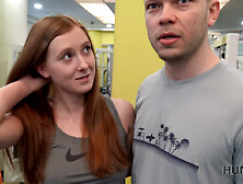 Leichte Aufnahme Verwandelt Sich In Leidenschaftlichen Sex Mit Rothaarigen Küken