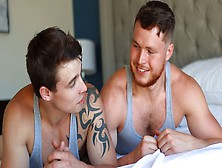 Gay Hoopla - Beefy Dudes Canelo Ment And Jeremy Barker Fuck On The Bed