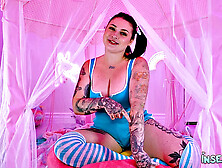 Demi's Face Gets Plastered