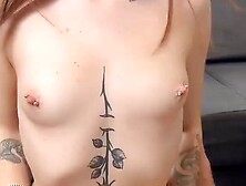 Mi Fa SQUIRTARE Nei Leggings e Lo CAVALCO Tutta BAGNATA