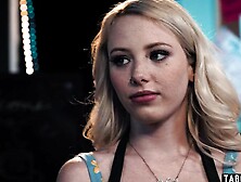 Naive pure 18 yo blond groupie Dixie Lynn fucks solo artist