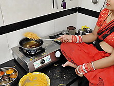 Komal was making namkeen on Diwali; brother-in-law took it to sister-in-law.