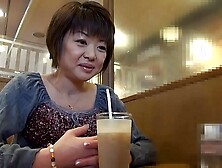 My husband...  Junko Asada,  a mature woman who catches other sticks before she feels sad