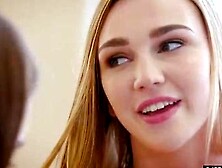 Riley Reid & Kendra Sunderland Hot Lesbian Action - Big Tits,  Squirting & Pussy Licking