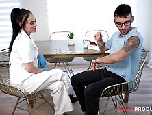 Pegas Productions - L'Infirmière Vanessa TheRock est Solidement Défoncée