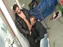 Amateur Hunk Sucked Off In Public