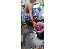 Sister-In-Law Was Bathing In The Open,  Bathing That Sister-In-Law Saw Hot Sister-In-Law's Figure