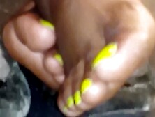AUGUST 2016 SEXY JAMAICAN WOMAN PLAYING WITH HER FEET ON THE NYC TRAIN