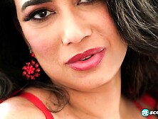 Loraine Del Sol is hot!