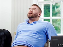 Mariana Martix espera que a namorada dele saia para chupar o pau dele