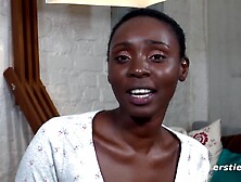 Ein scharfes Rendezvous mit dem pinken Vibrator - Solo French Ebony Masturbation