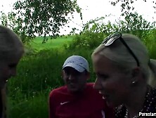 2 Czech Milfs share a rod in nature