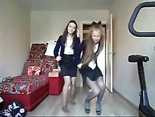 Teen-In-Pantyhose-Dance Xhamster