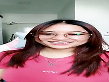 (TELEGRAM : PUKZE ) Yanie Full Face Sepong Dildo Ungu Ngangkang