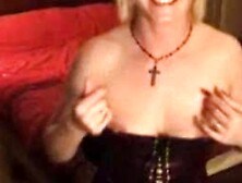 UK webcammer eager to cum.