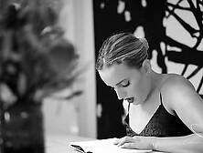 Amber Moore's Erotic Book Made Charlie Forde Masturbates Her Twat!