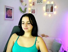 Curvy Big Natural Tits Brunette Teen 18+ Babe Webcam Show