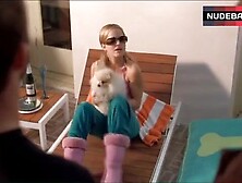 Mena Suvari Bikini Scene – The Dog Problem