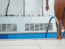 Na Piscina Se Casa Relaxamento