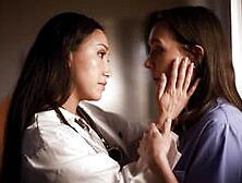 Panic nurse asked doctor for the help and big ass Latina used her nurse