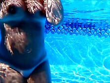Hot Mom skinny dipping