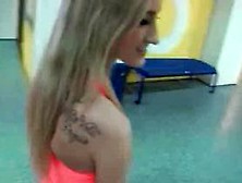 Blondie flashing peachy cunt gets masturbated