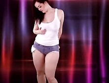 SHAKING THAT ASS - curvy beauty dance strip tease