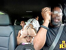 Трахач сзади в машине