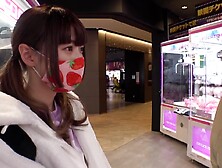 UFOキャッチャーでナンパした童顔美少女とホテルIN＆生ハメに持ち込み悶絶絶頂ｗ