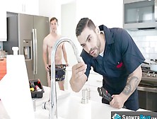 Gay Room - Plumber Arad Winwin Fucking Aiden In The Ass