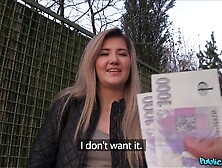 After a blowjob Lee Anne sits on a stranger's hard cock in the car