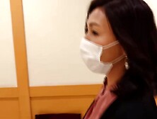 0002251 ５０代の日本人女性が腰振り騎乗位する人妻Ntrのエロ性交