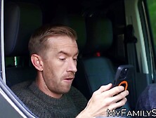 Hung dude finds influencer Bonnie Blue and fuck her wet pussy hard