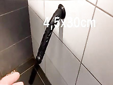 Mari Soumis Se God Dans La Bathroom Avec Une Énorme Bitte.