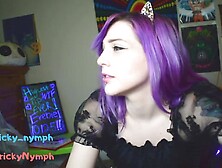 Cute Emo Camgirl Fingers Her Pussy And Twerks For You