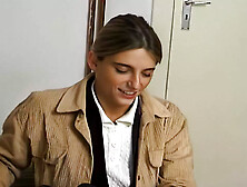 young brunette 21 years old stript vor der kamera beim casting