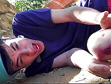 Tirando a virgindade da prima novinha