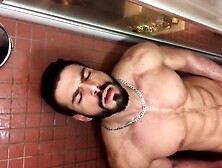 Muscle Hunk Solo Showering