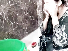 Muslim bitch ko akele dekh kar paise dekar chod diya