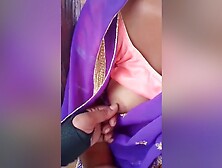 Bhabhi Shows Boobs In Park