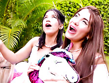 An adorable birthday between friends ends very hot