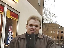 blonde milf bekommt beim casting was zu blasen und die pussy gefingert