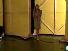 Nicole Ray Bends Over To Performance You The Deep Penetration