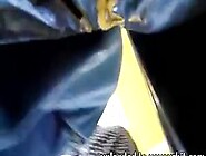 BAJO FALDA en la calle