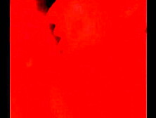 Tiene la verga bien metida que no se da cuenta que la estoy grabando mientras está de perrito