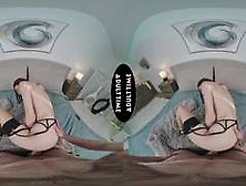 Close-up da transa apaixonada com Maya Woulfe em VR