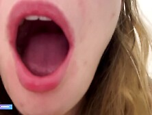 HILDE FRENCH- TU TE FAIS SUCER AU TRAVAIL PAR TA COLLÈGUE CHAUDASSE